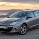 Renault Megane 3 parkiran na vidikovcu tokom zalaska sunca – iskustva, prednosti i mane polovnog automobila